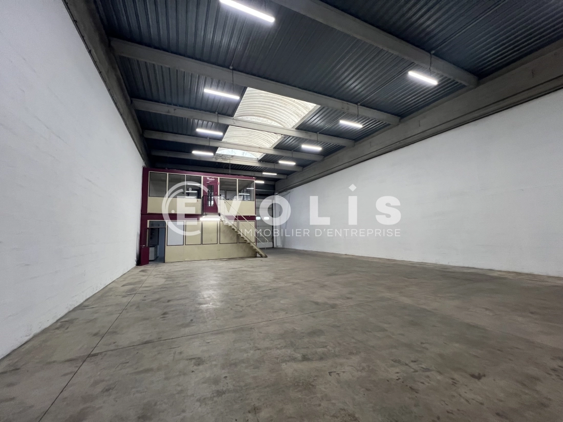 Photo 11 – location Entrepôts / activités	BONDY (93140)