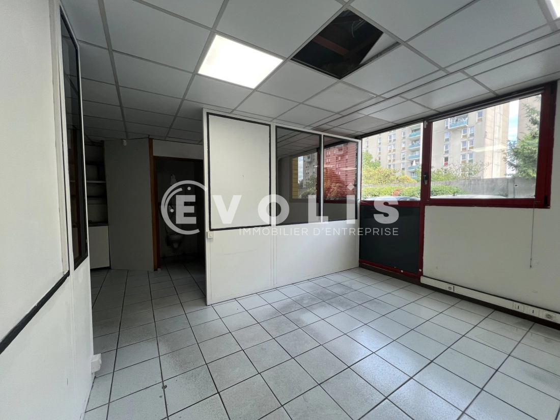 Photo 14 – location Entrepôts / activités	BONDY (93140)