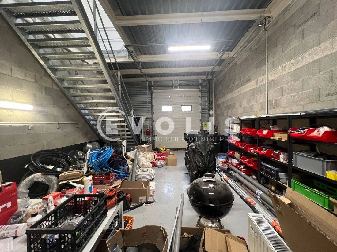 Photo 7 – location Entrepôts / activités	VALENTON (94460)