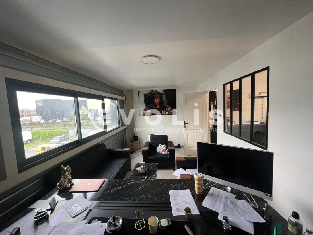 Photo 12 – location Entrepôts / activités	VALENTON (94460)