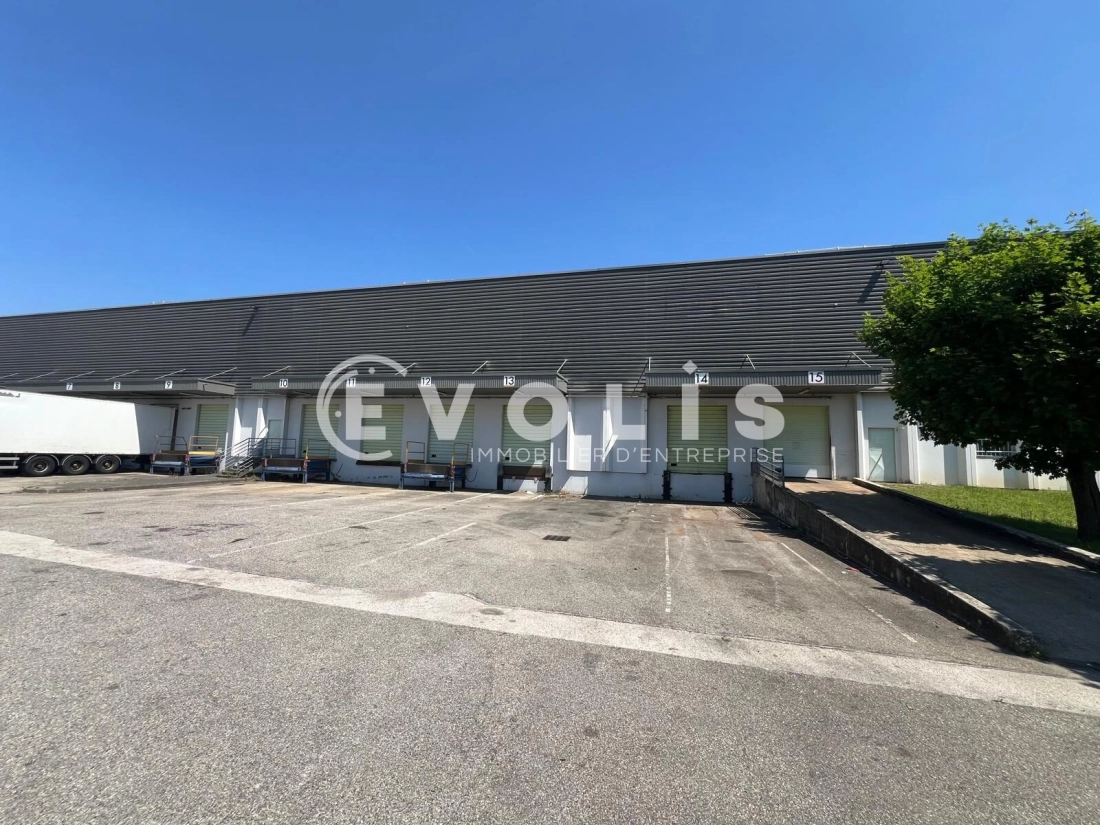 Photo 9 – location Entrepôts / activités	VENISSIEUX (69200)