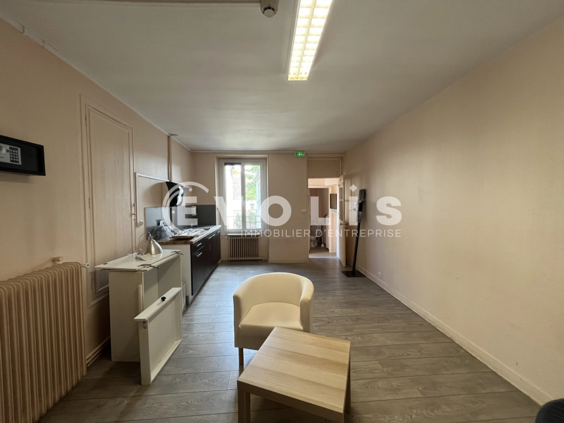 Photo 4 – location bureaux	MANDRES LES ROSES (94520)