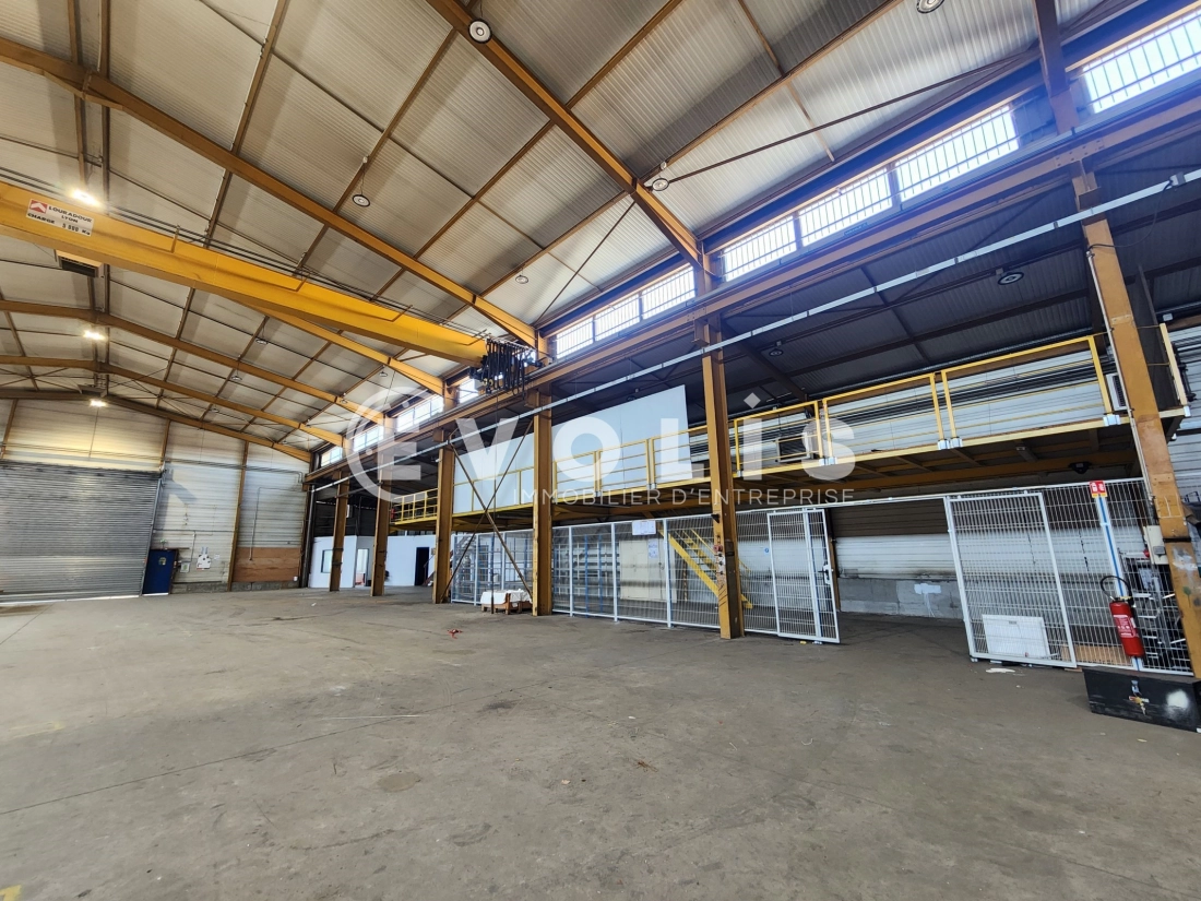 Photo 5 – location Entrepôts / activités	VAULX EN VELIN (69120)