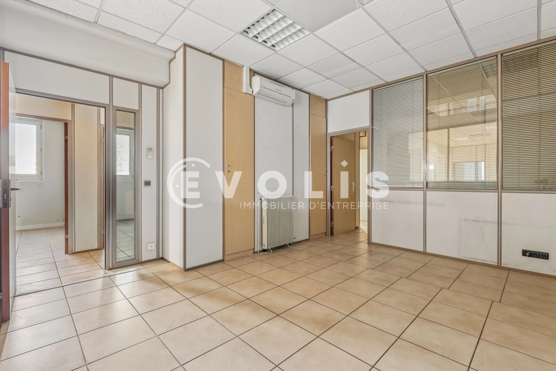 Photo 8 – location bureaux	MONTREUIL (93100)