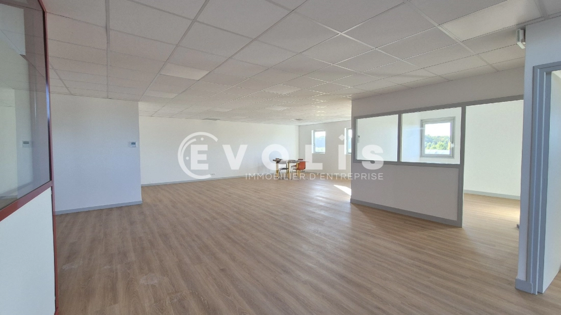 Photo 6 – location Entrepôts / activités	CHANTELOUP EN BRIE (77600)