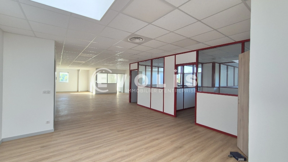 Photo 9 – location Entrepôts / activités	CHANTELOUP EN BRIE (77600)