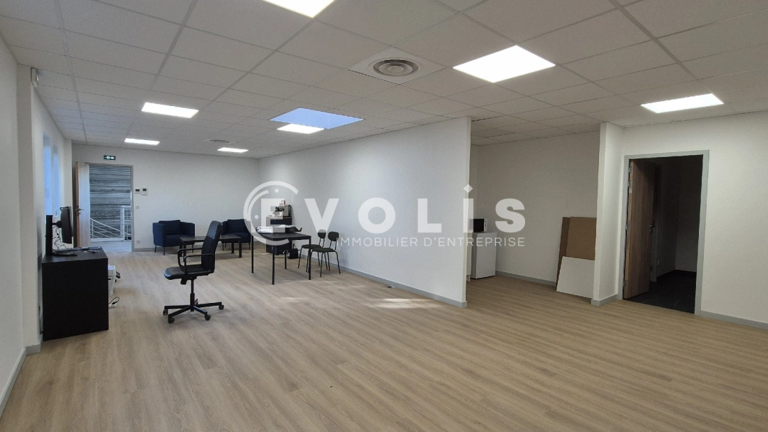 Photo 11 – location Entrepôts / activités	CHANTELOUP EN BRIE (77600)