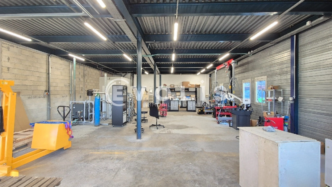 Photo 4 – location Entrepôts / activités	CHANTELOUP EN BRIE (77600)