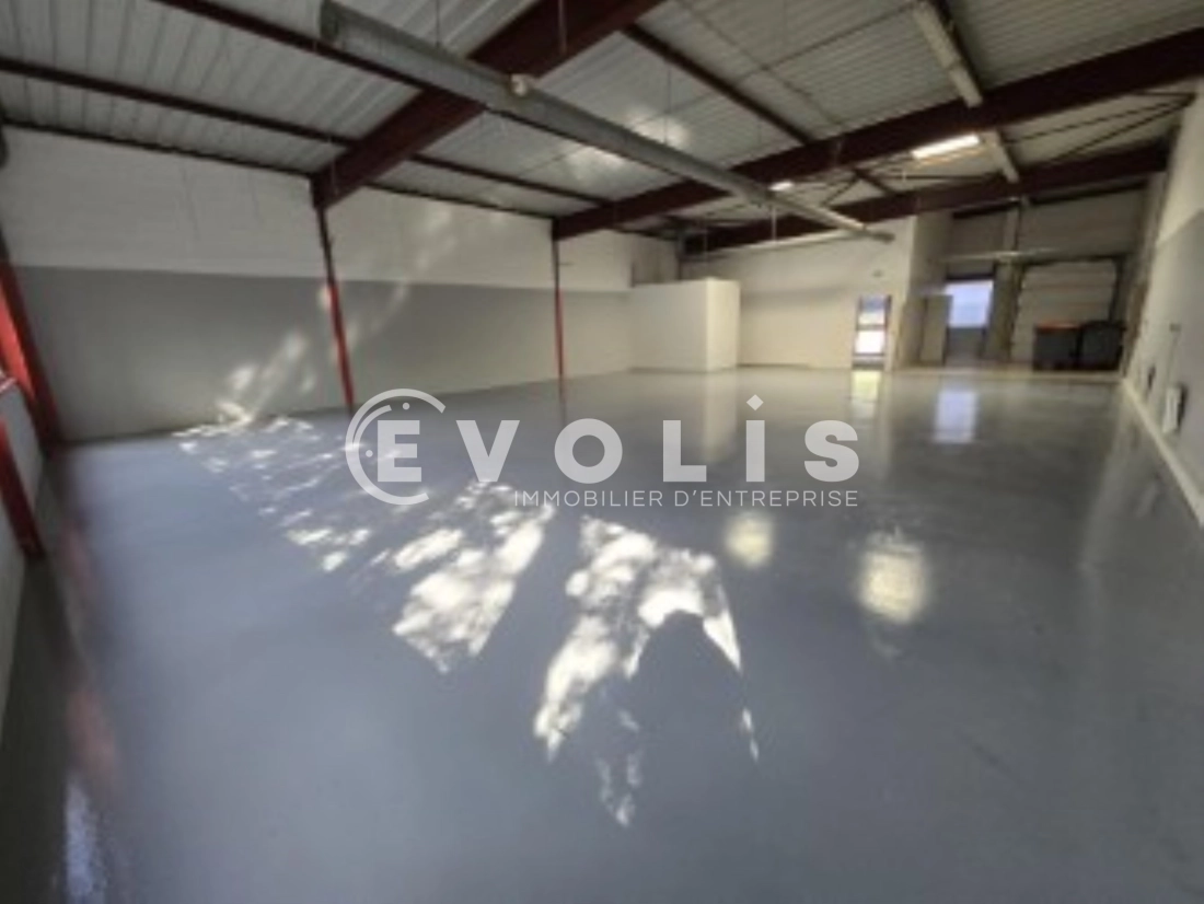 Photo 7 – location Entrepôts / activités	VILLEBON SUR YVETTE (91140)