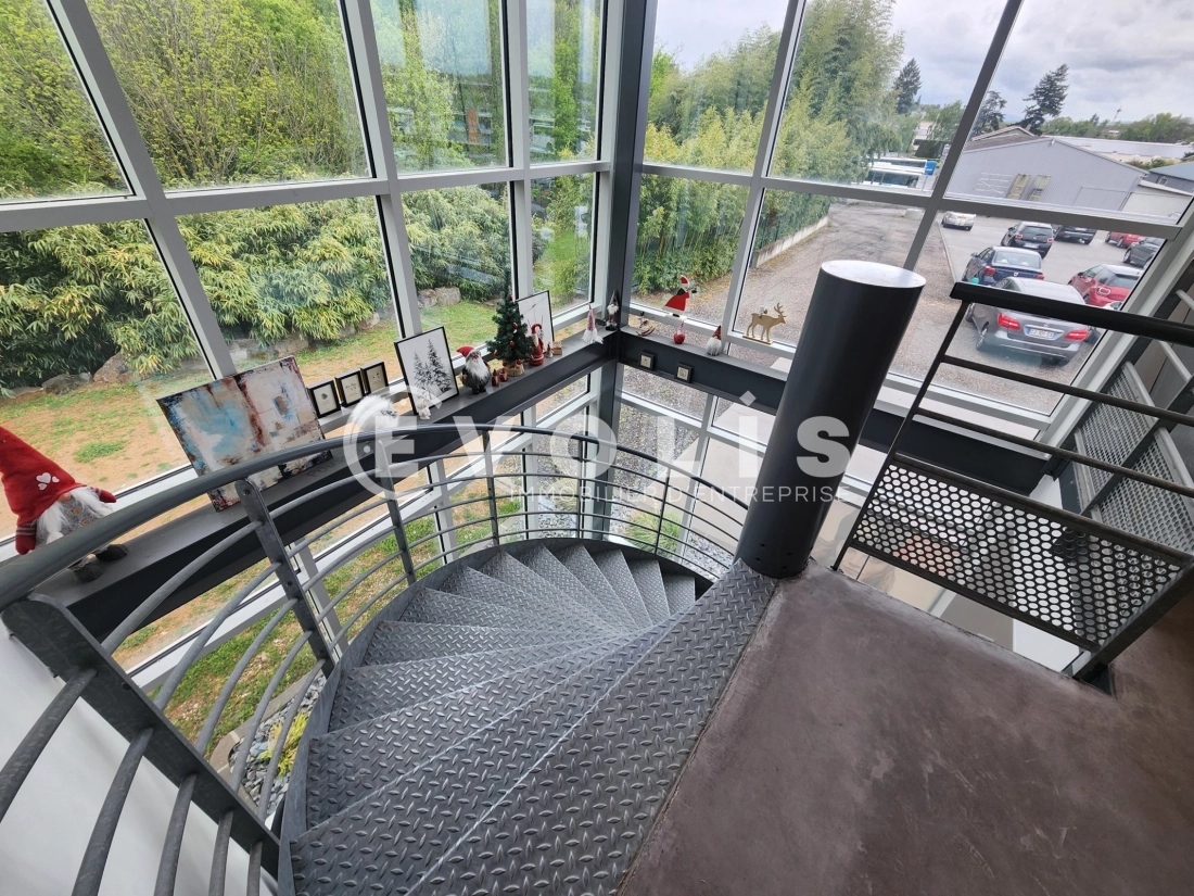 Photo 6 – location Entrepôts / activités	VOURLES (69390)