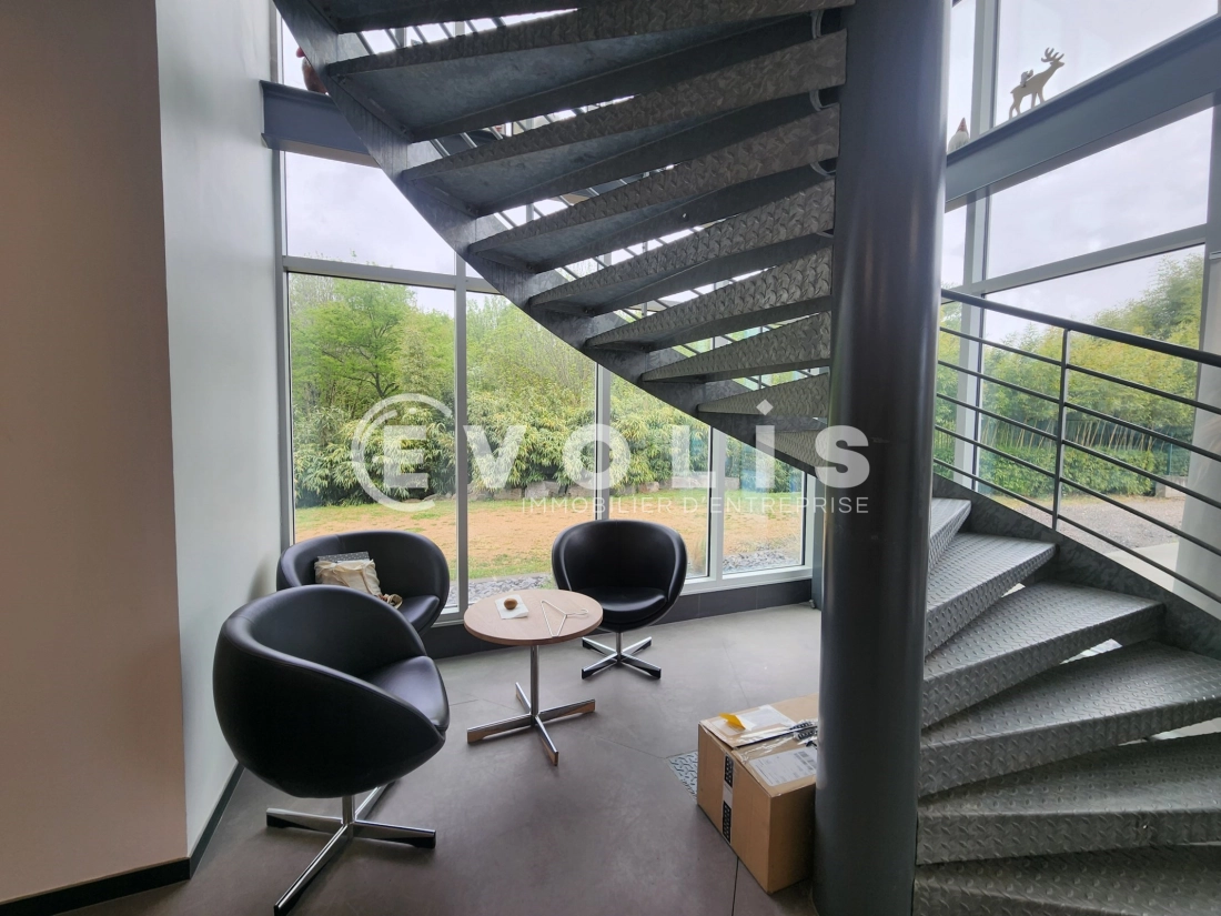 Photo 9 – location Entrepôts / activités	VOURLES (69390)