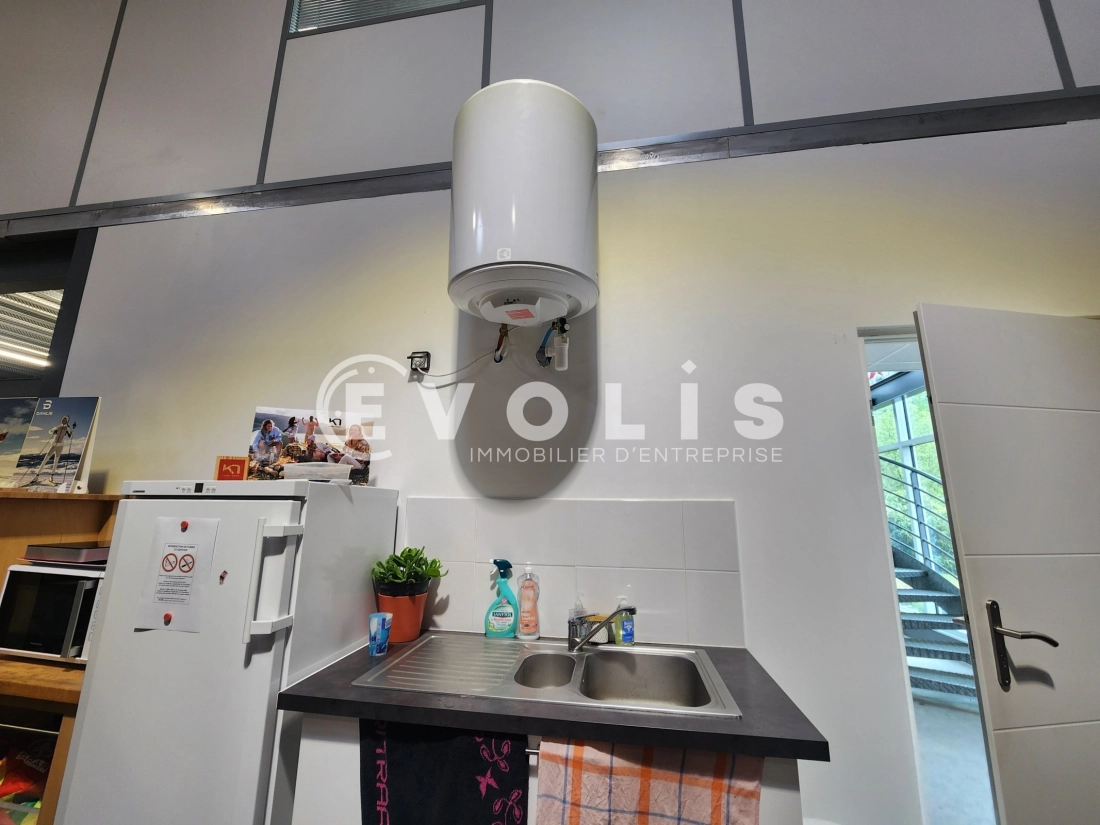 Photo 10 – location Entrepôts / activités	VOURLES (69390)