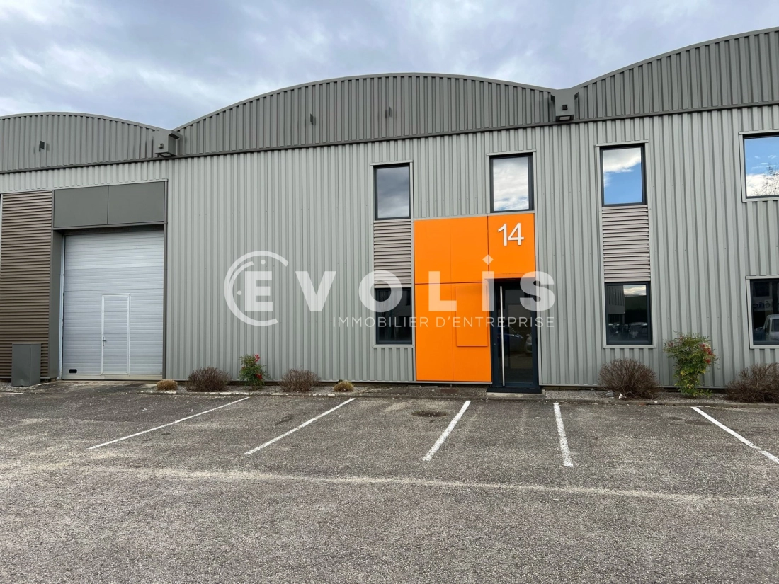 Photo 2 – location Entrepôts / activités	DARDILLY (69570)