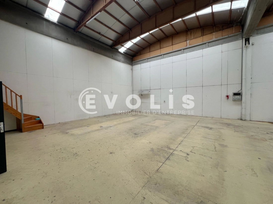 Photo 4 – location Entrepôts / activités	DARDILLY (69570)