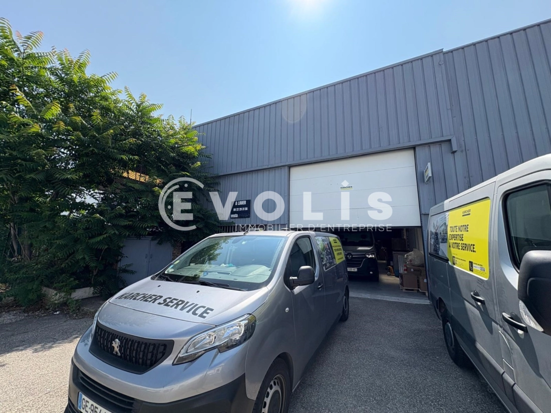 Photo 2 – location Entrepôts / activités	VENISSIEUX (69200)