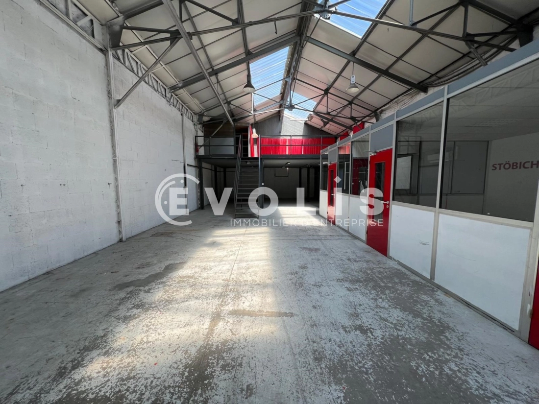 Photo 11 – location Entrepôts / activités	VENISSIEUX (69200)