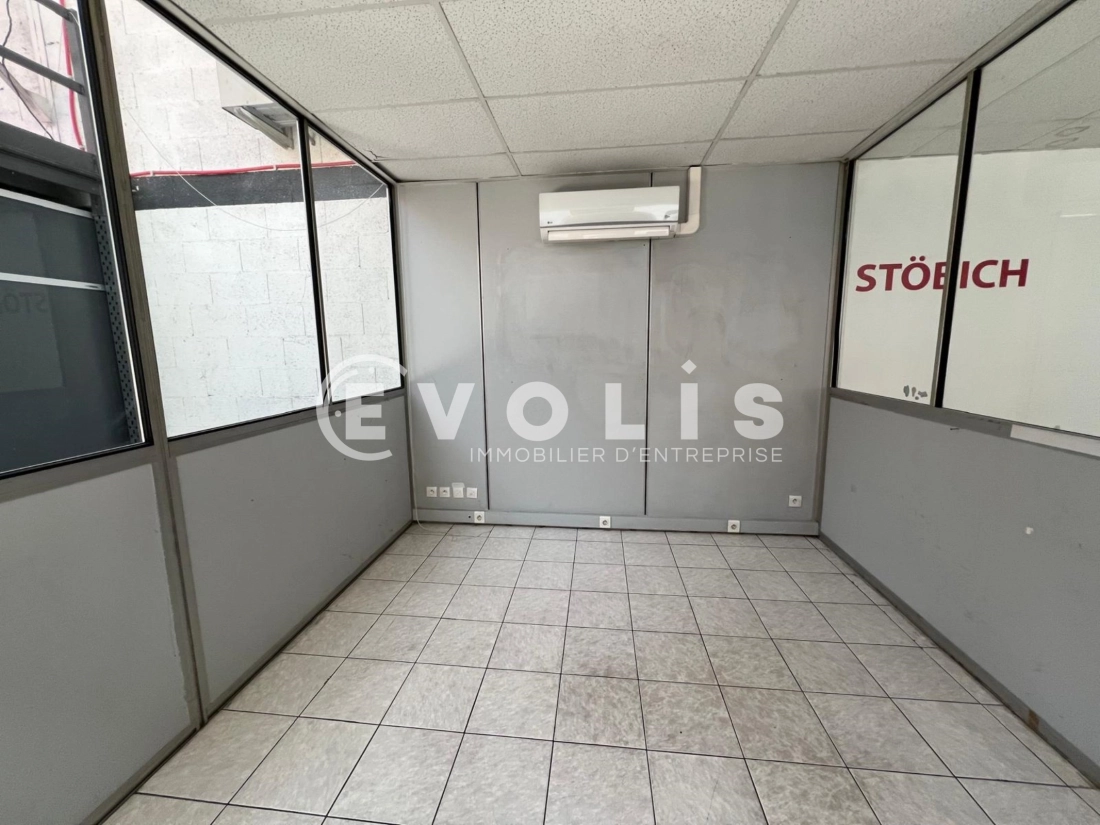 Photo 12 – location Entrepôts / activités	VENISSIEUX (69200)