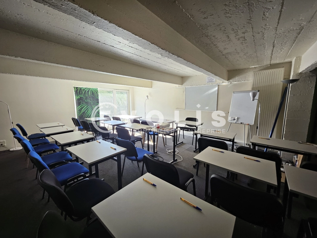 Photo 4 – location Entrepôts / activités	VANVES (92170)