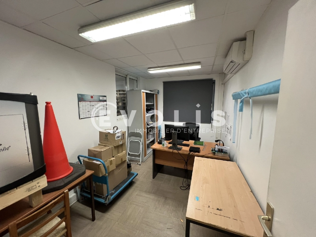 Photo 14 – location Entrepôts / activités	CHASSIEU (69680)