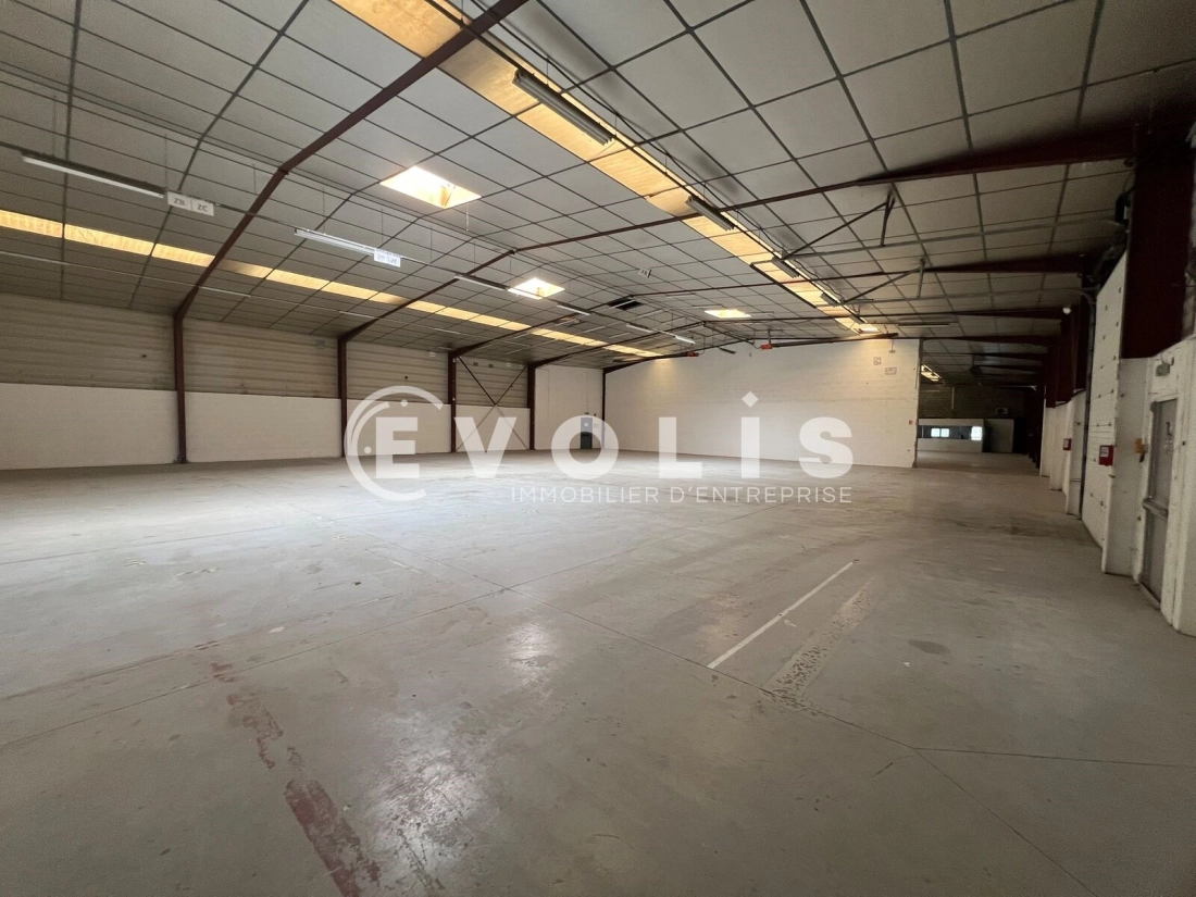 Photo 4 – location Entrepôts / activités	CHASSIEU (69680)