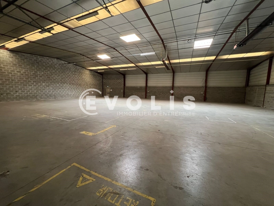 Photo 14 – location Entrepôts / activités	CHASSIEU (69680)