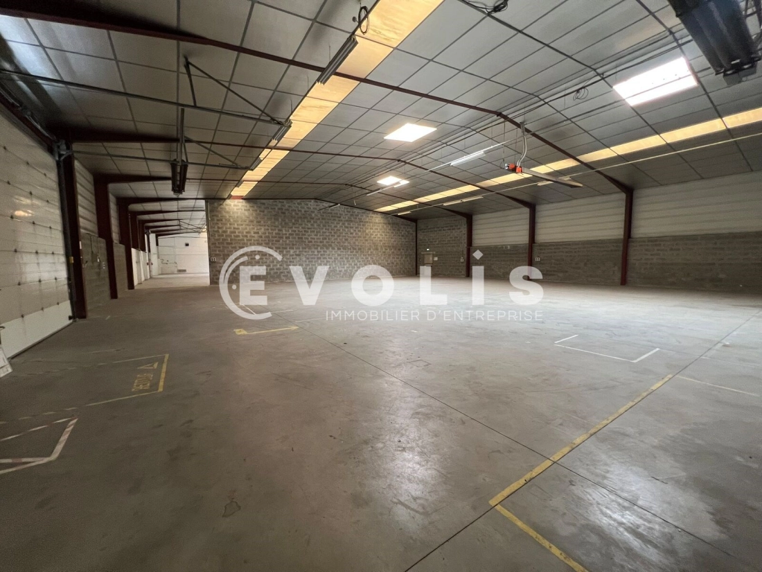 Photo 15 – location Entrepôts / activités	CHASSIEU (69680)