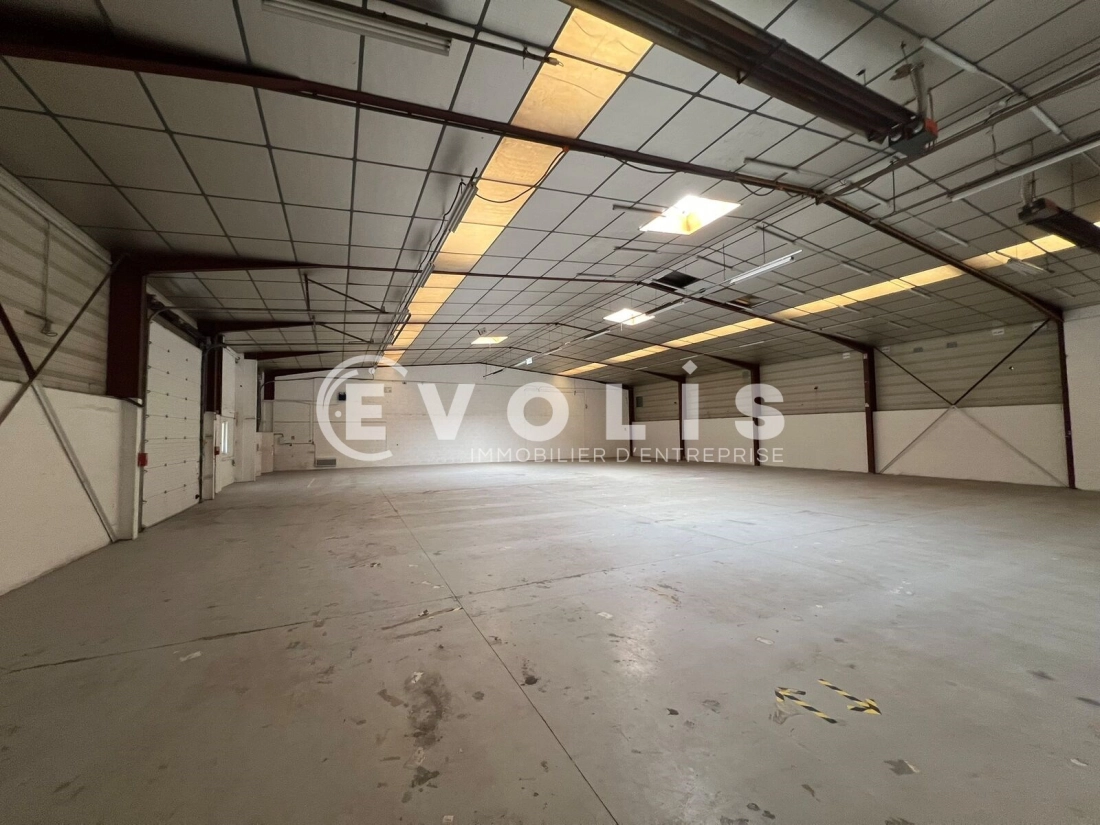 Photo 7 – location Entrepôts / activités	CHASSIEU (69680)