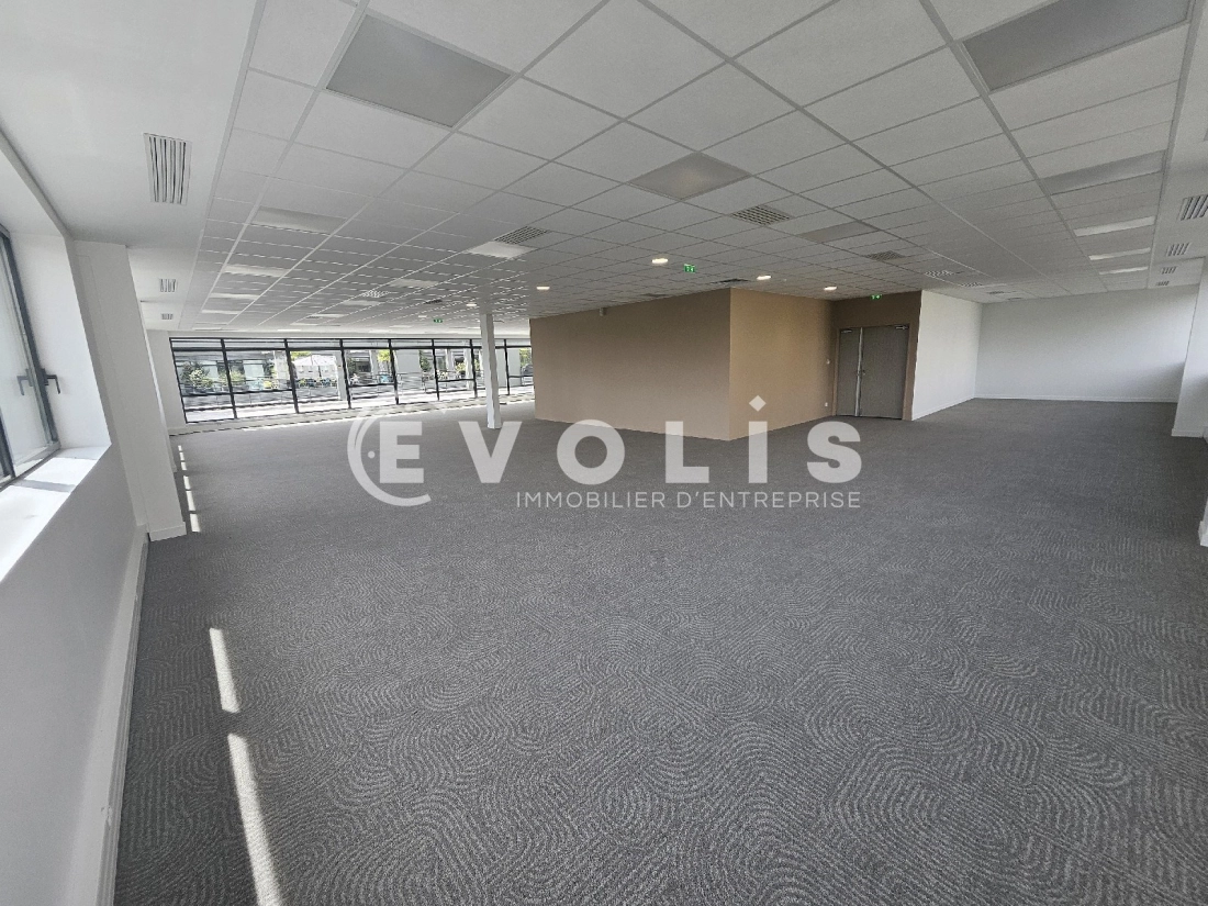 Photo 2 – location bureaux	BAGNEUX (92220)