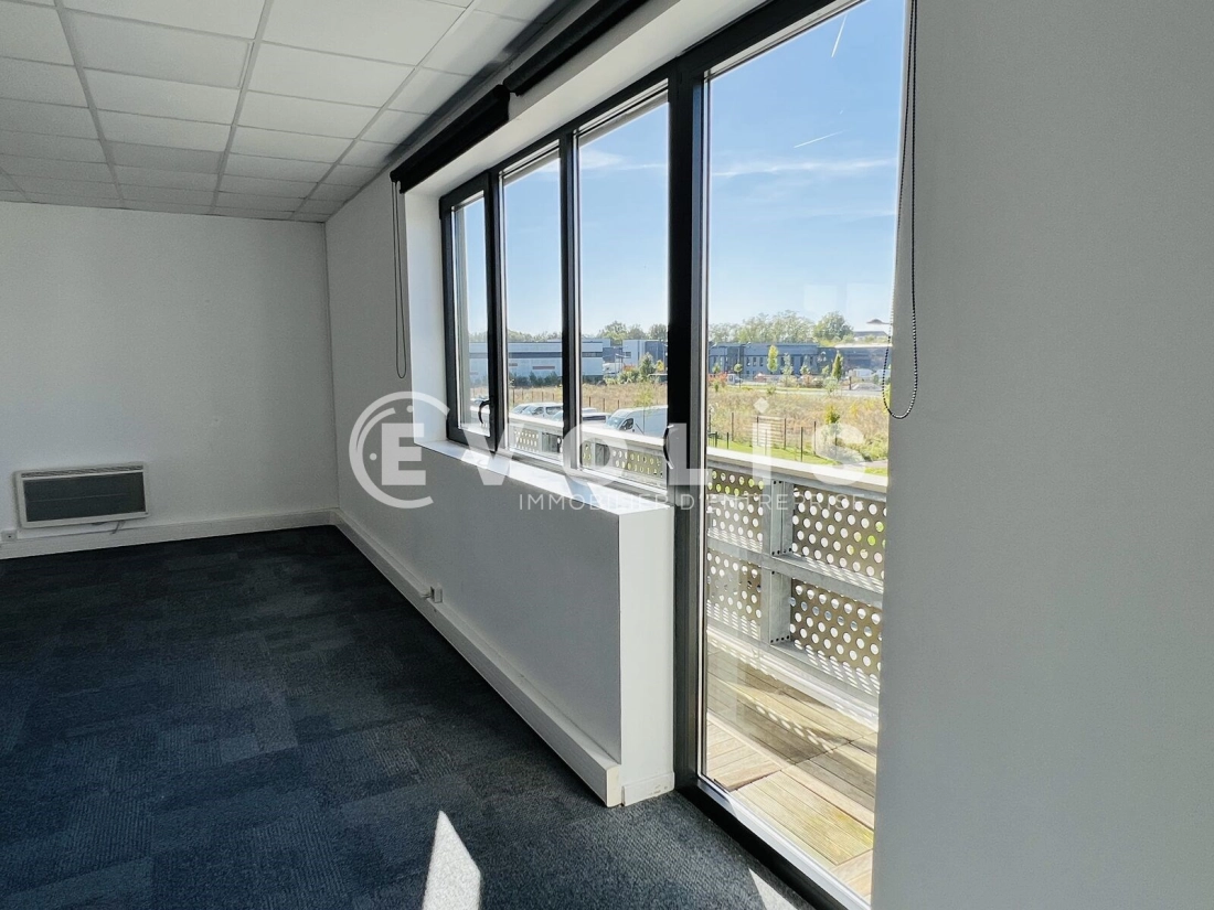 Photo 5 – location Entrepôts / activités	SAINT PIERRE DU PERRAY (91280)