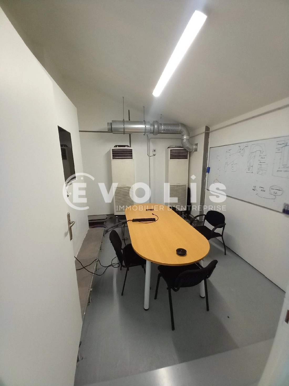 Photo 2 – location Entrepôts / activités	GENTILLY (94250)