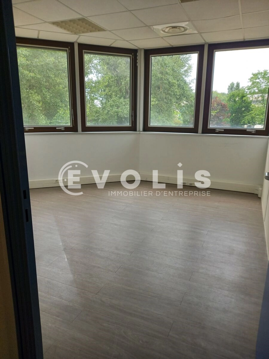 Photo 3 – location bureaux	BRUGES (33520)