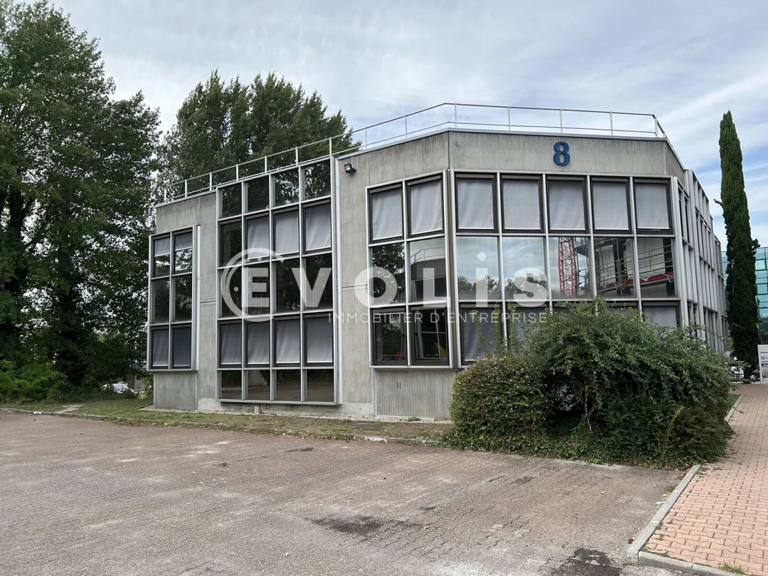 Photo 1 – location bureaux	BRUGES (33520)