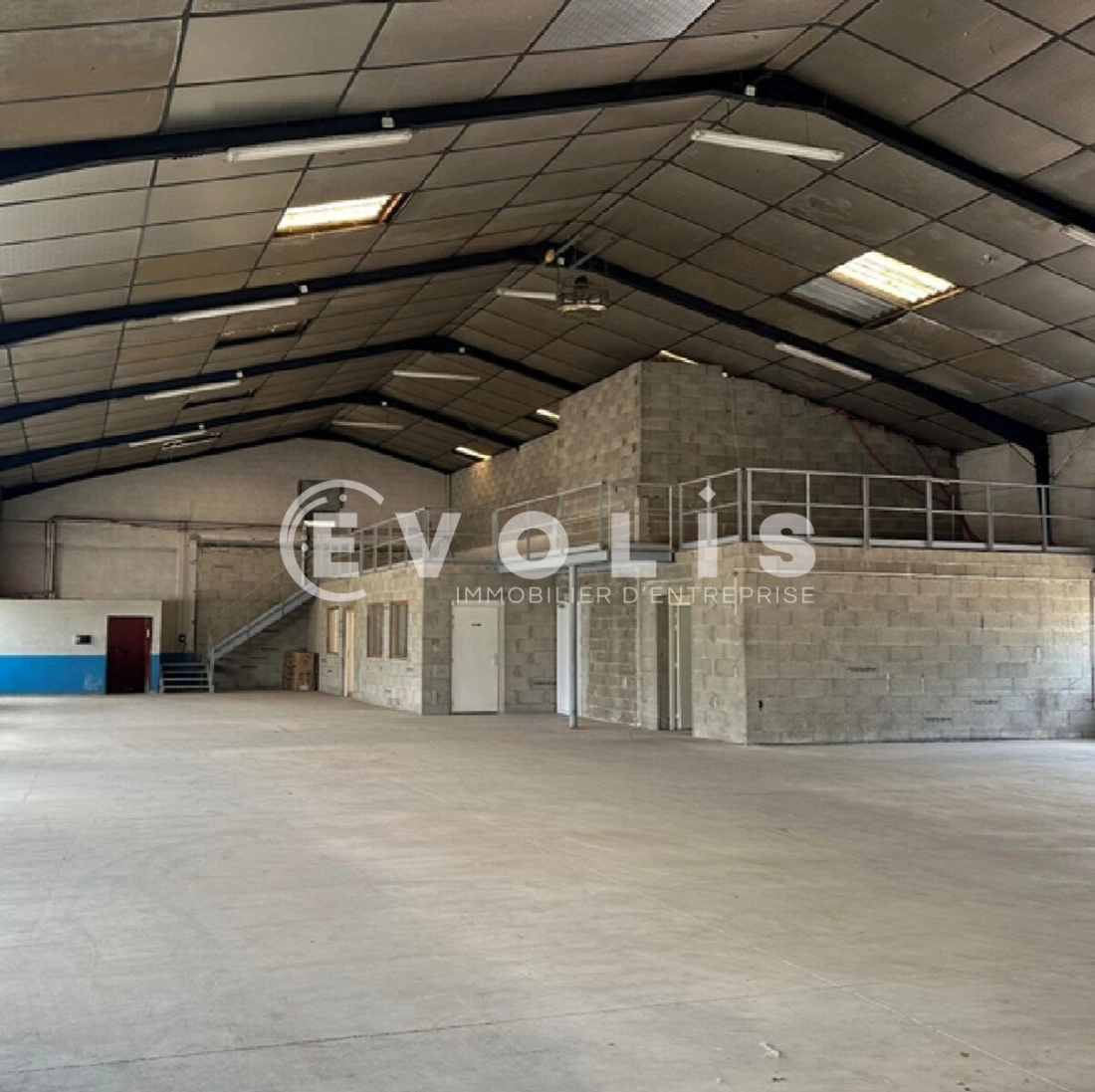 Photo 5 – vente Entrepôts / activités	SAINT LAURENT DE MURE (69720)