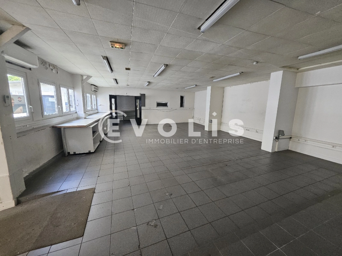 Photo 1 – location Entrepôts / activités	MONTROUGE (92120)