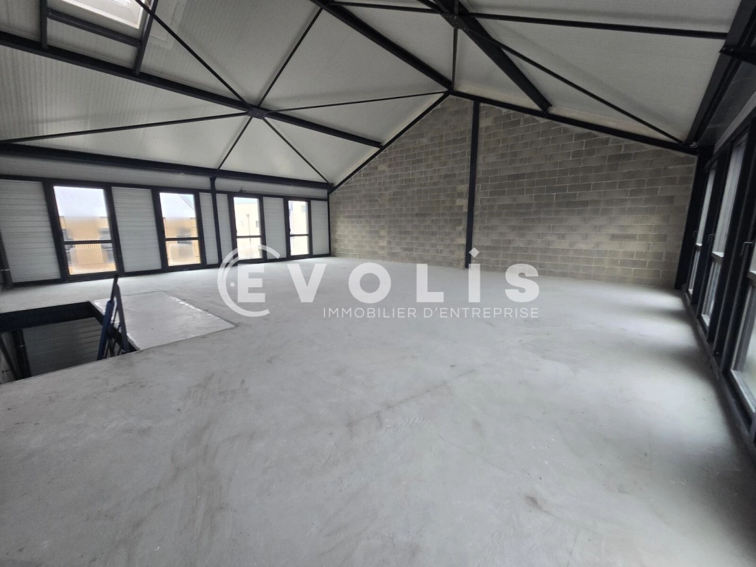 Photo 6 – vente Entrepôts / activités	MARCOUSSIS (91460)