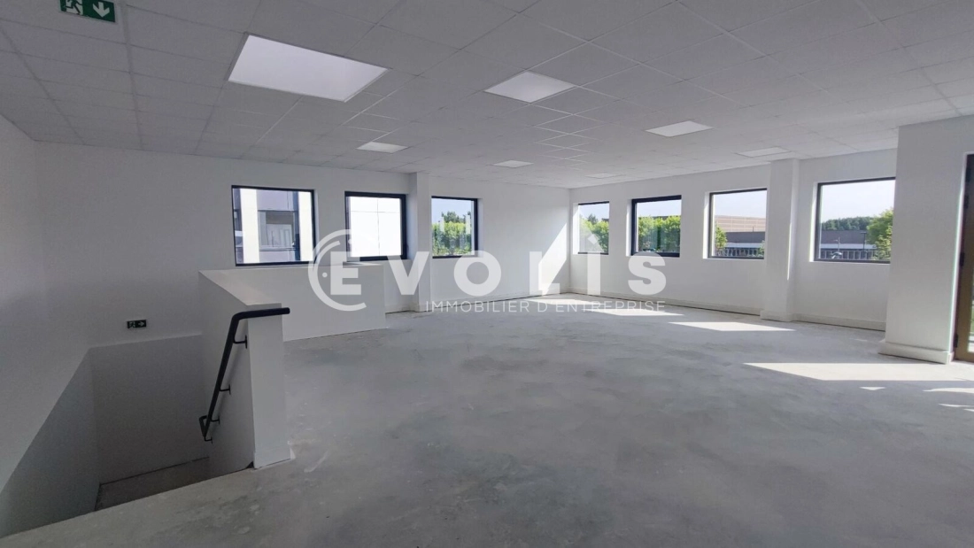 Photo 4 – vente Entrepôts / activités	BAILLY ROMAINVILLIERS (77700)