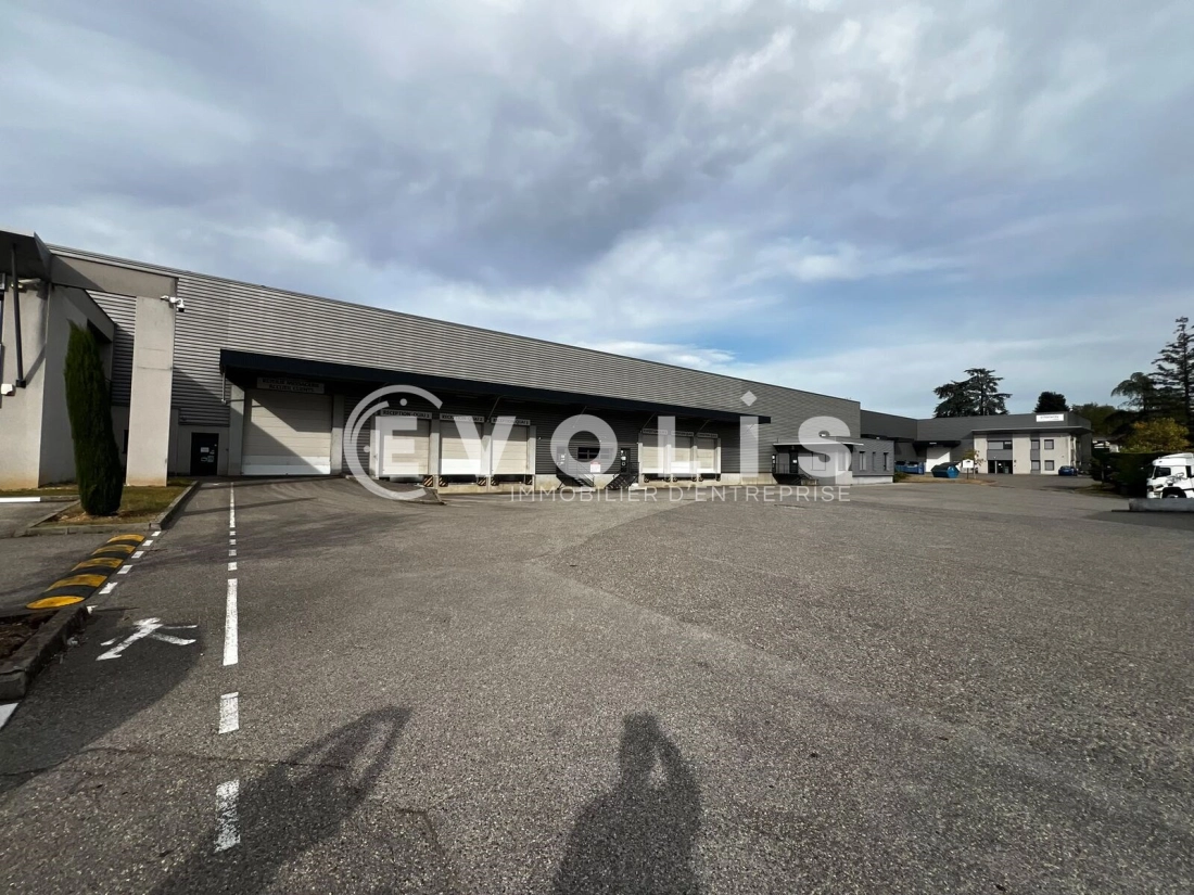Photo 10 – location Entrepôts / activités	SAINT PRIEST (69800)