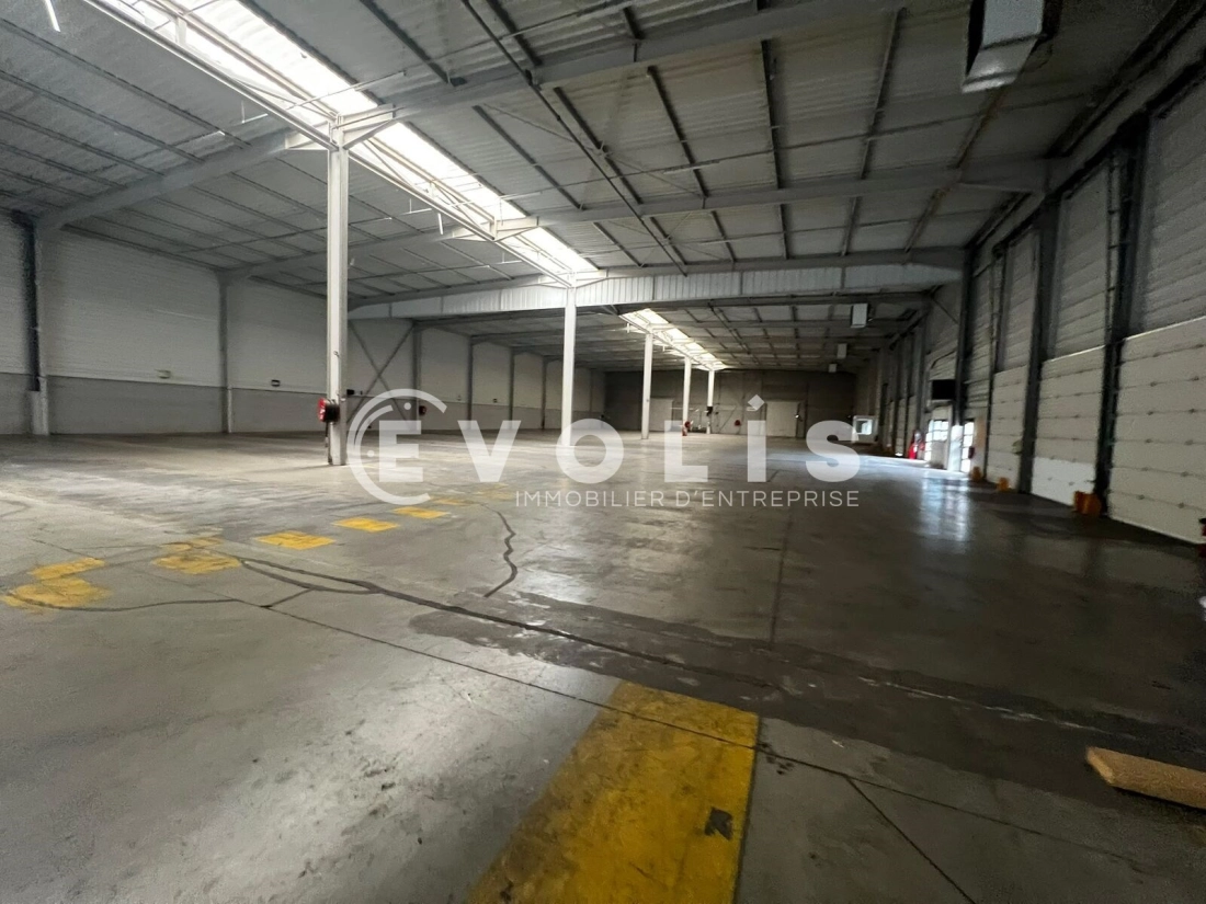 Photo 4 – location Entrepôts / activités	SAINT PRIEST (69800)