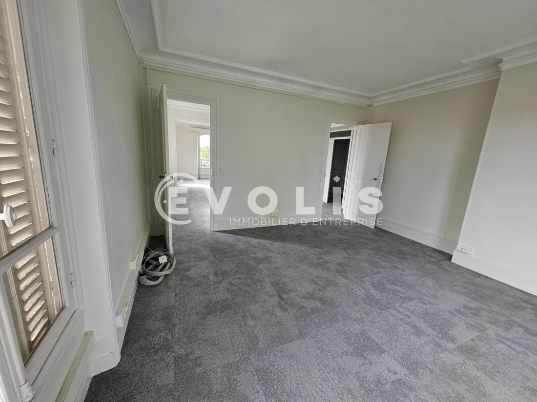 Photo 4 – location bureaux	BOURG LA REINE (92340)