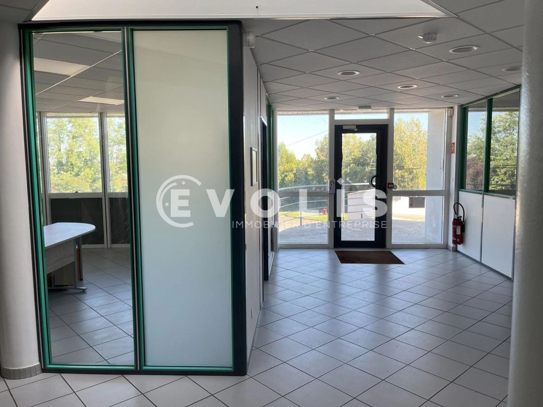 Photo 9 – location Entrepôts / activités	JASSANS RIOTTIER (01480)