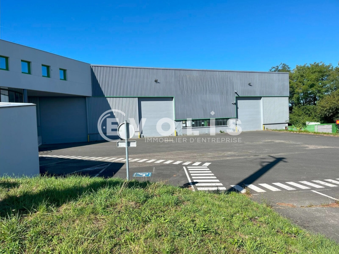 Photo 3 – location Entrepôts / activités	JASSANS RIOTTIER (01480)