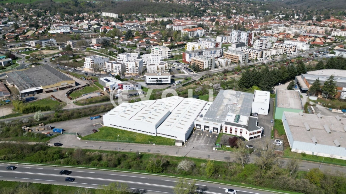 Photo 1 – vente Entrepôts / activités	BRIGNAIS (69530)