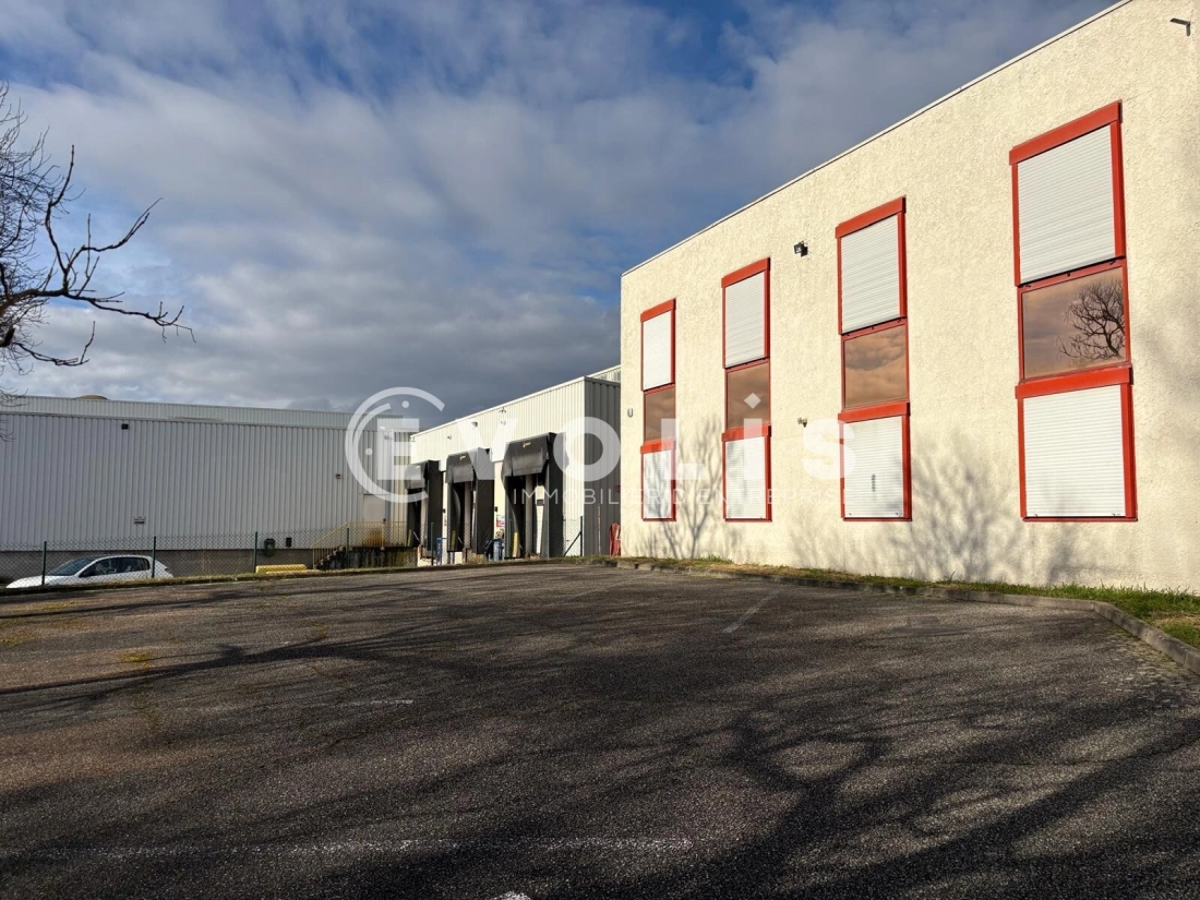 Photo 13 – vente Entrepôts / activités	BRIGNAIS (69530)