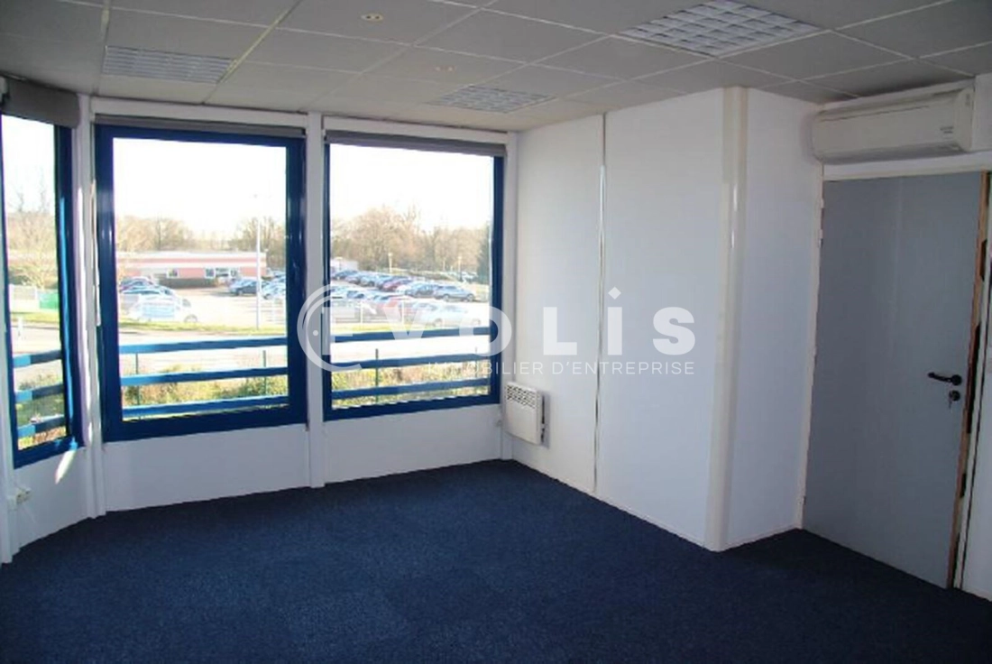 Photo 10 – location Entrepôts / activités	MARCOUSSIS (91460)