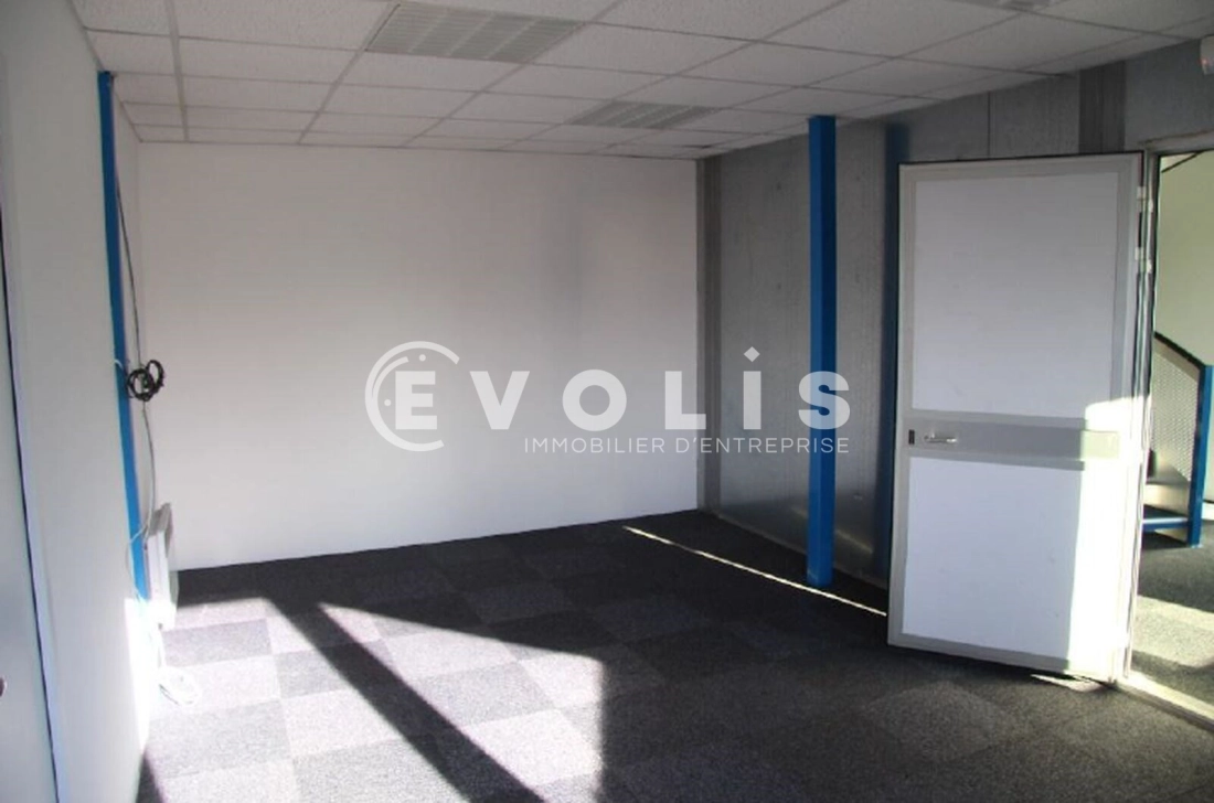 Photo 14 – location Entrepôts / activités	MARCOUSSIS (91460)