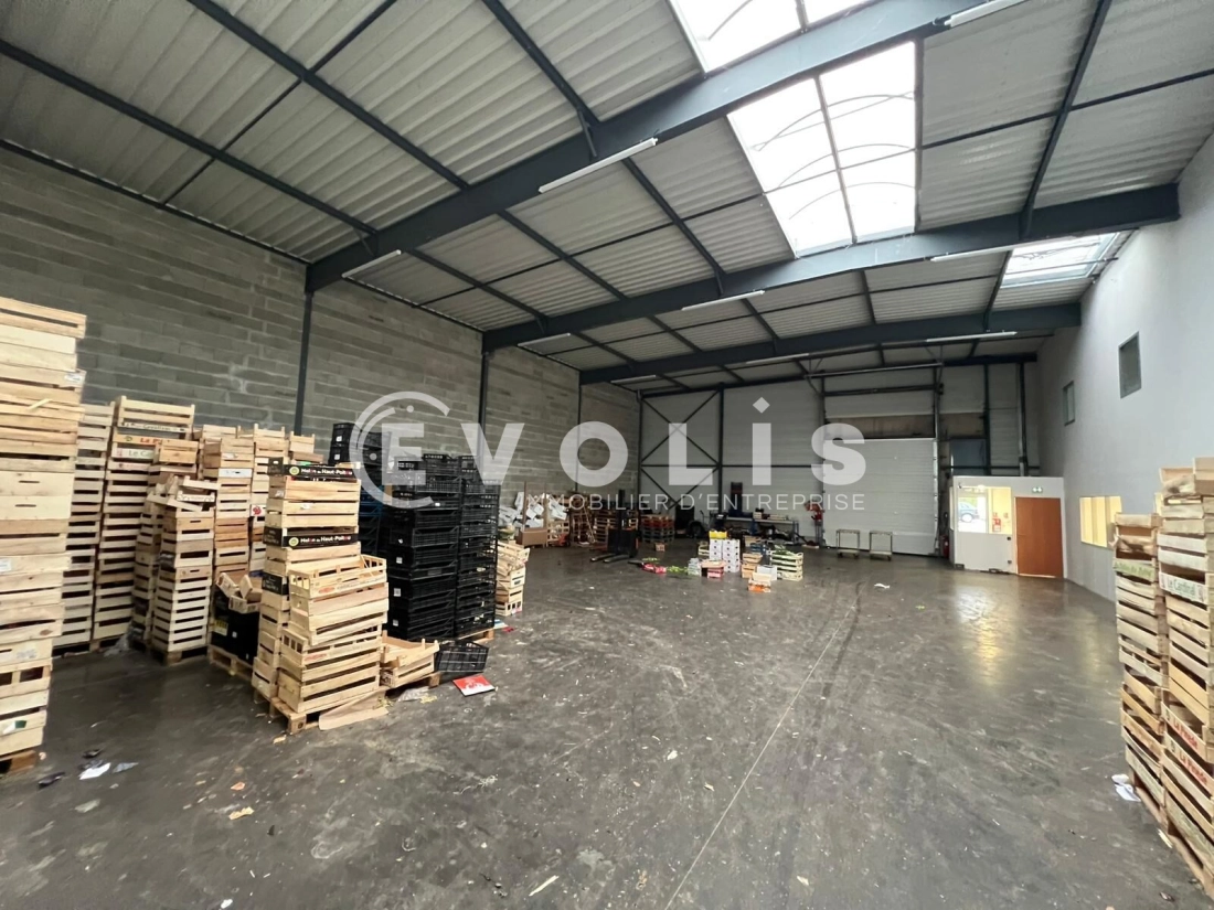 Photo 7 – location Entrepôts / activités	SAINT PRIEST (69800)