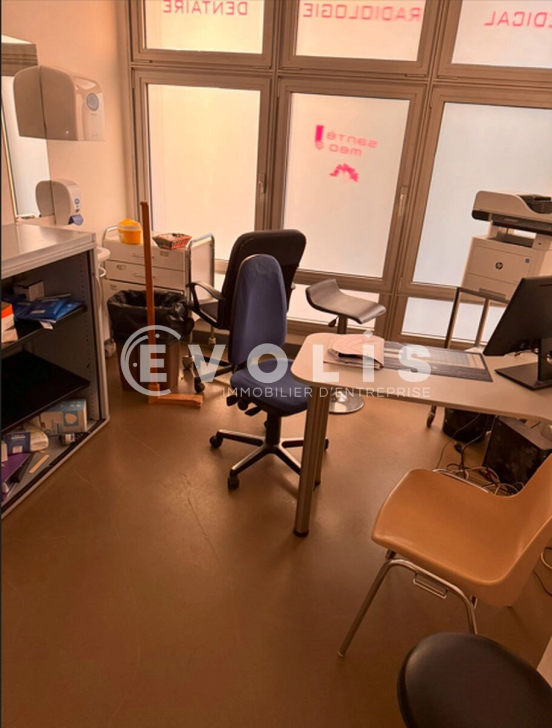 Photo 2 – vente Locaux commerciaux	MONTREUIL (93100)