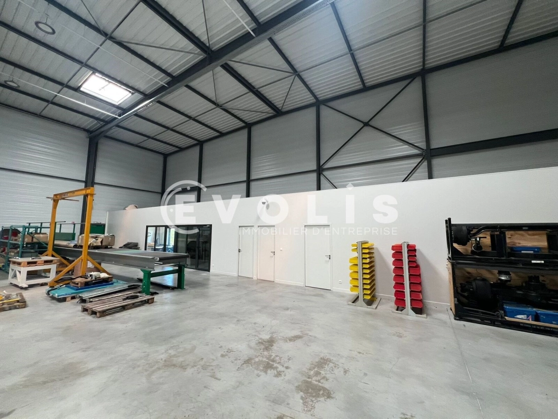 Photo 3 – location Entrepôts / activités	VOURLES (69390)