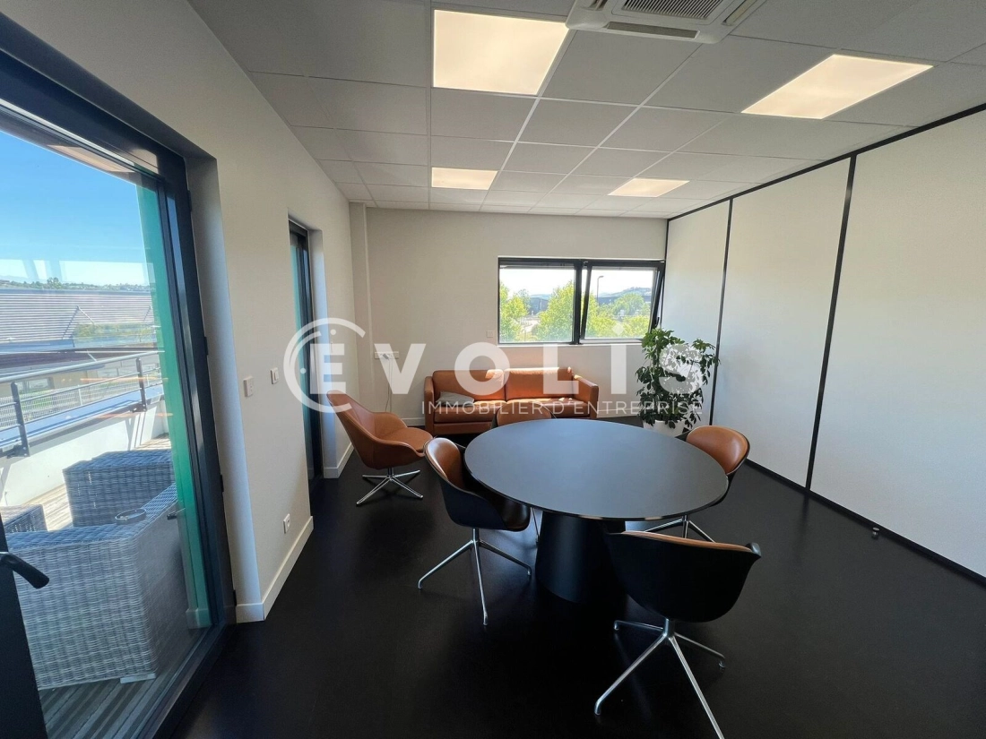 Photo 9 – location Entrepôts / activités	VOURLES (69390)