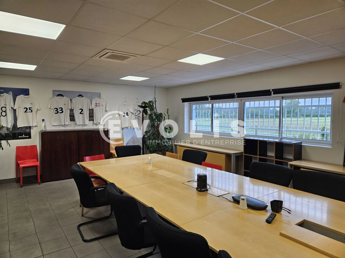 Photo 6 – location Entrepôts / activités	MAROLLES EN HUREPOIX (91630)